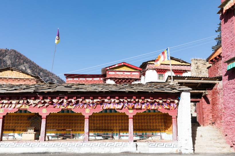 四川稻城奔波寺风景图片(11张)