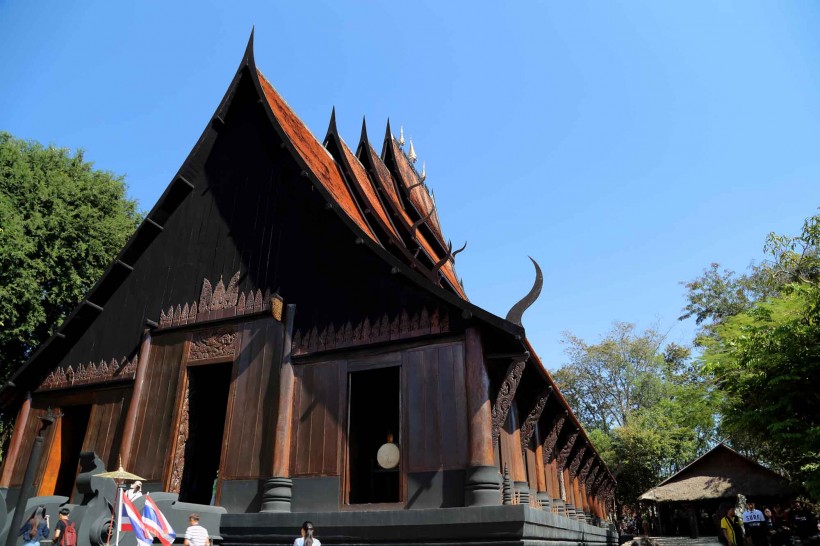 泰国黑庙风景图片(8张)