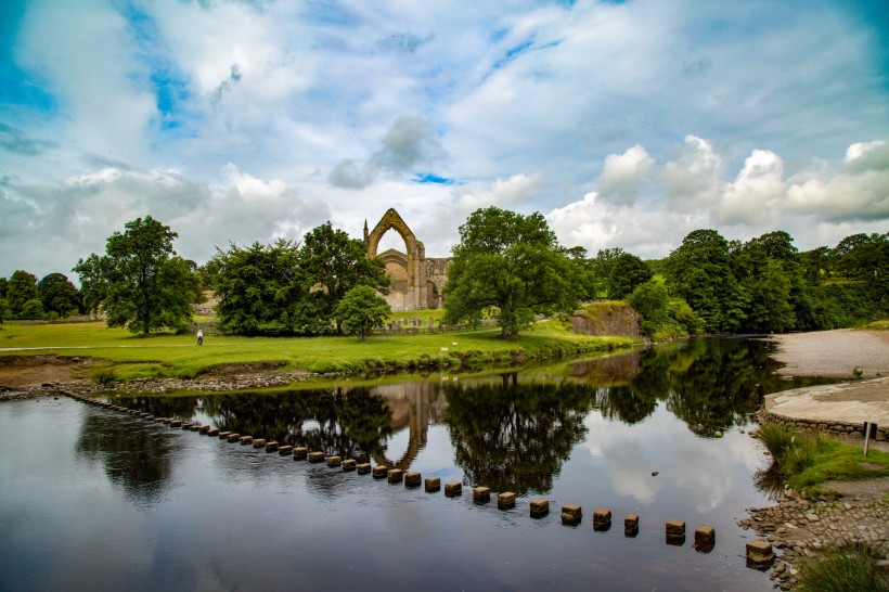 英格兰博尔顿修道院风景图片(8张)