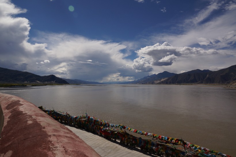 西藏雅鲁藏布江风景图片(7张)