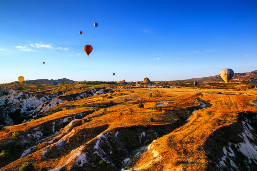 土耳其卡帕多西亚的喀斯特地貌风景图片(22张)