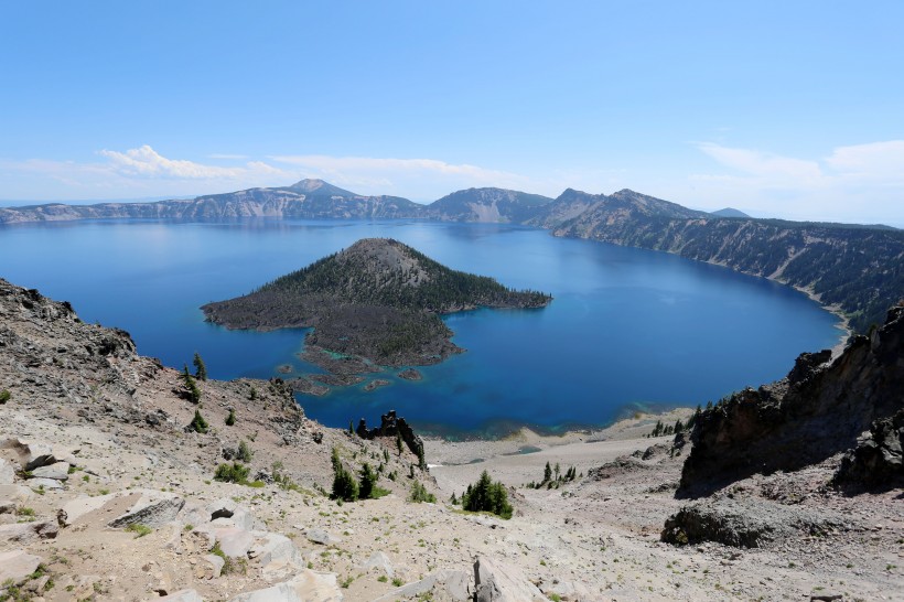 美国火山口湖风景图片(15张)