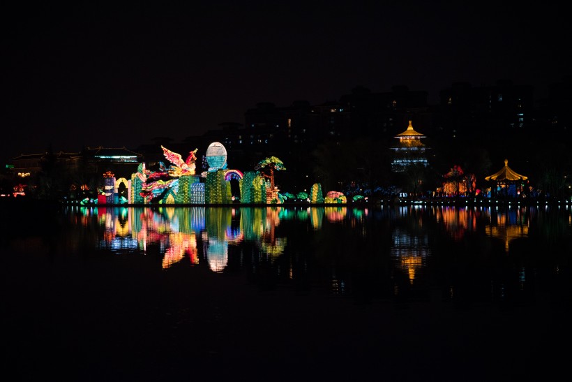 陕西西安大唐芙蓉园美丽夜景图片(16张)