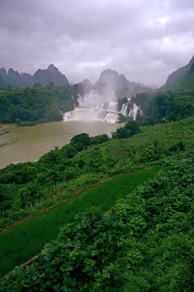 广西德天大瀑布风景图片(18张)