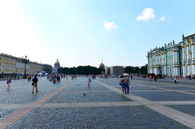俄罗斯冬宫广场风景图片(8张)