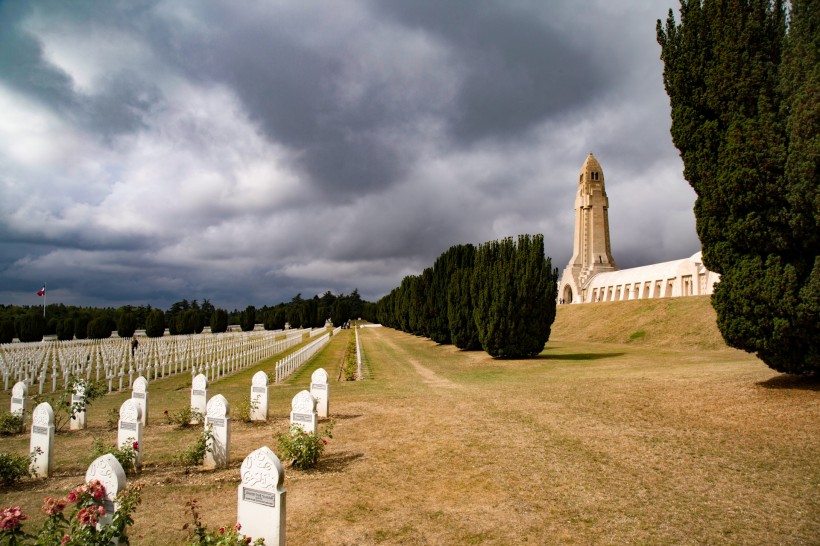 法国凡尔登纪念公墓风景图片(12张)