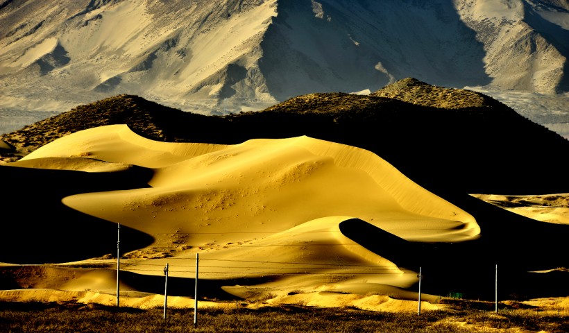 西藏雅鲁藏布佛掌沙丘图片(21张)