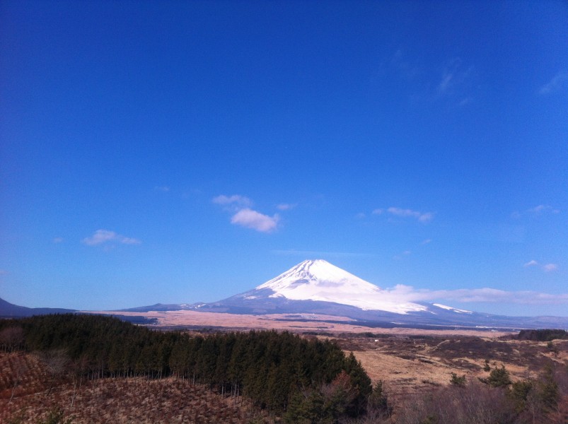 日本富士山春天风景图片(12张)