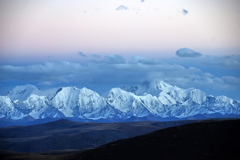 青藏贡嘎雪山风景图片(8张)