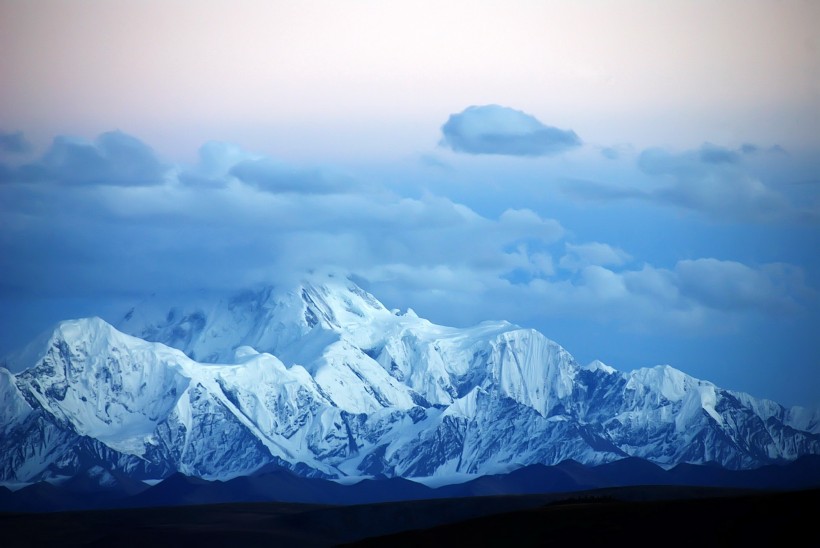 青藏贡嘎雪山风景图片(10张)