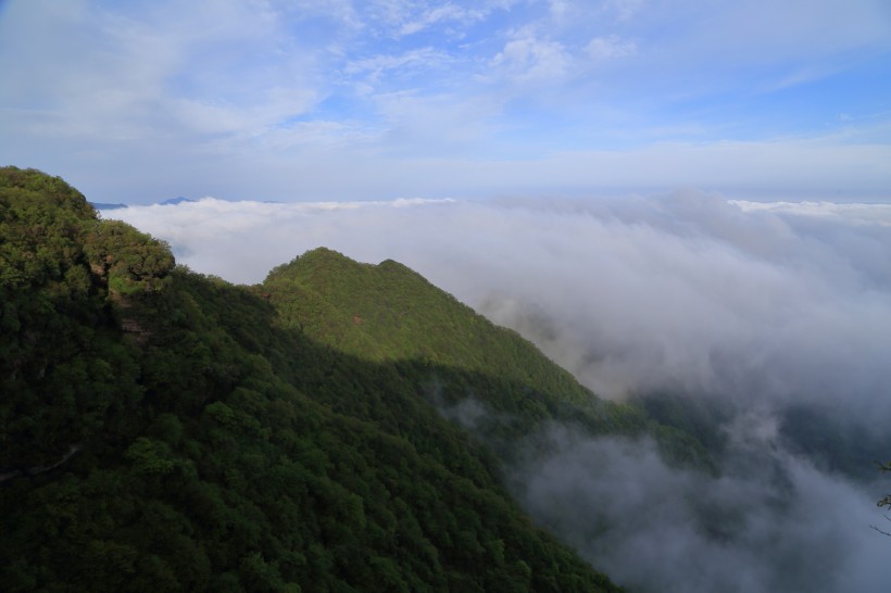 四川光雾山云海风景图片(11张)