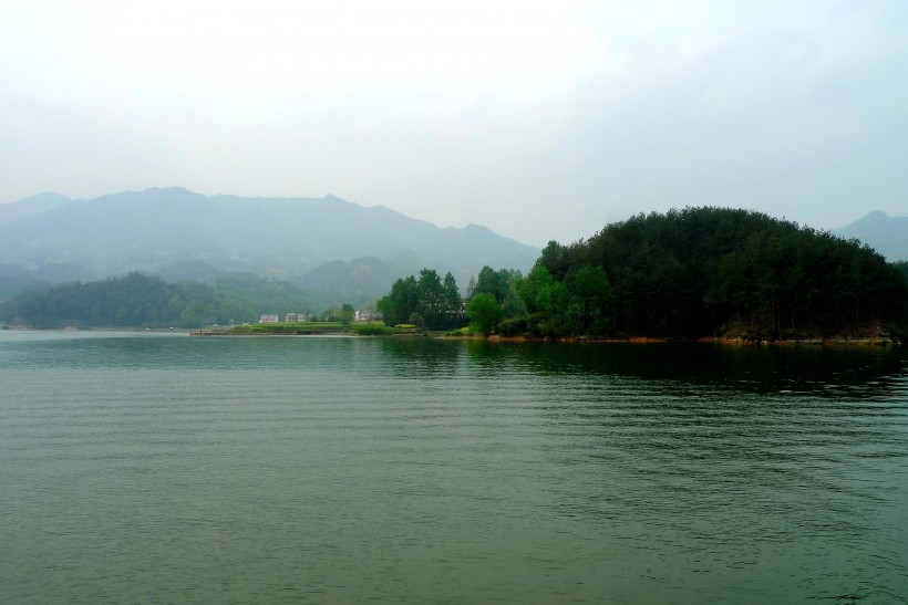 陕西汉中红寺湖风景图片(9张)