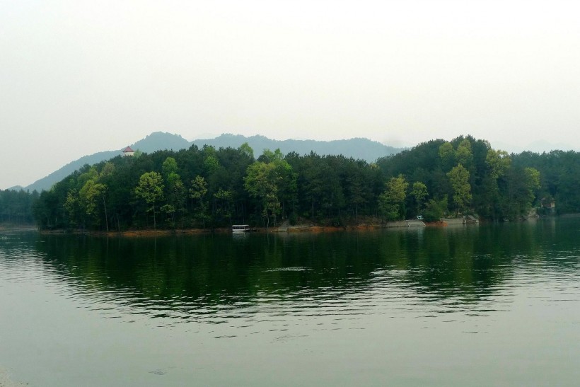 陕西汉中红寺湖风景图片(9张)
