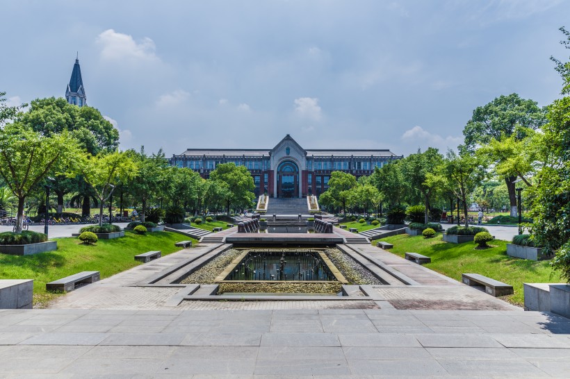 上海华东政法大学校园风景图片(15张)