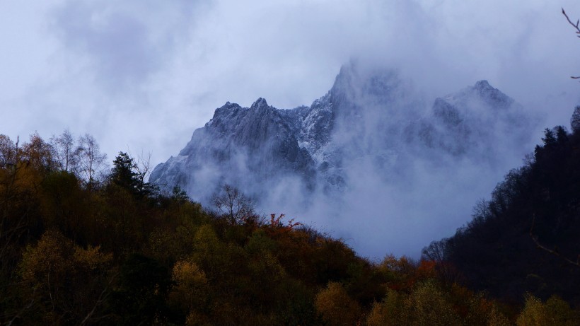 甘肃黄林沟风景图片(18张)