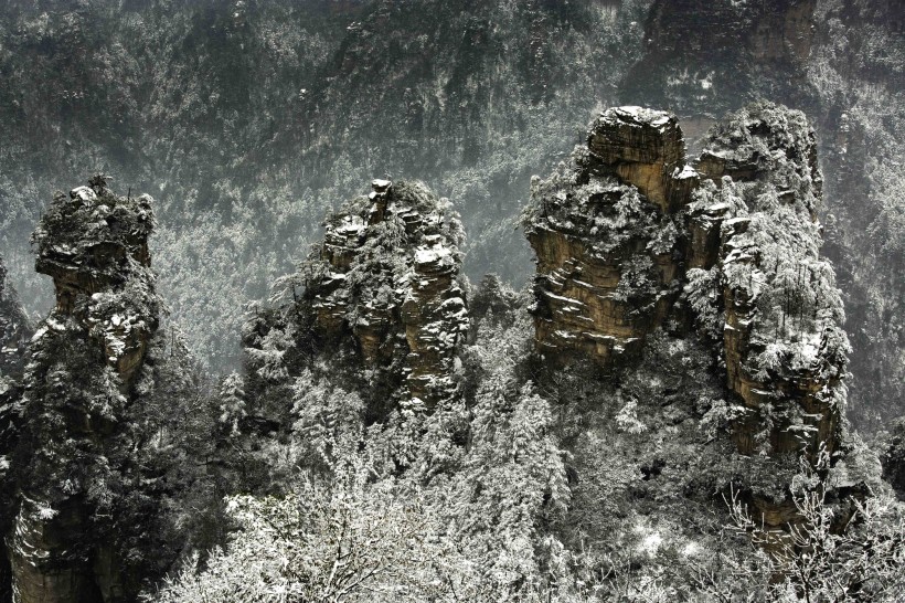 湖南张家界黄狮寨雪景图片(9张)