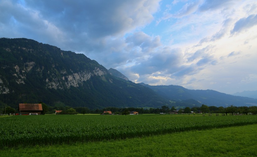 瑞士因特拉肯小镇风景图片(16张)