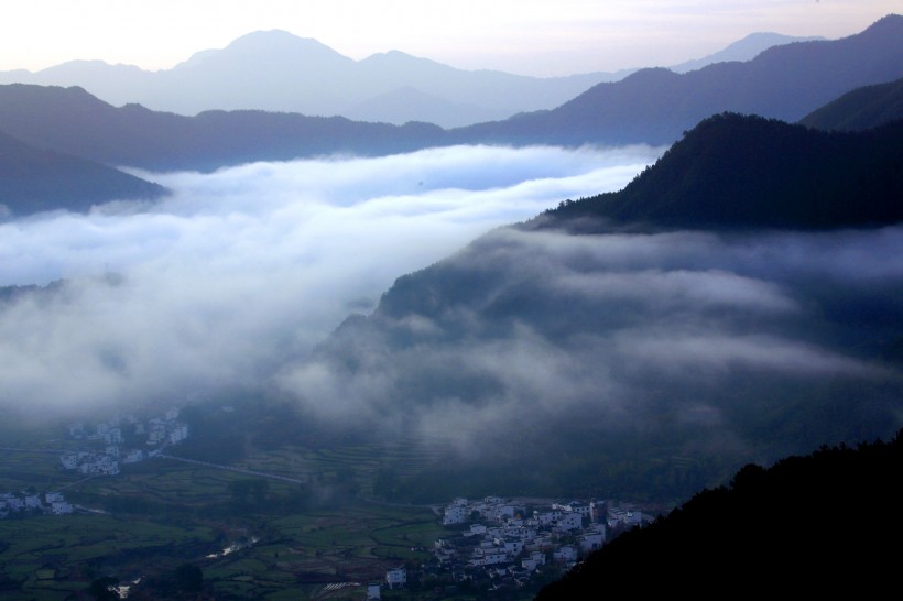 江西上饶江岭云海风景图片(14张)