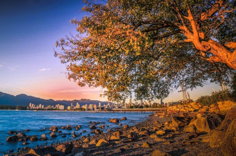 加拿大温哥华基斯兰奴海滩傍晚风景图片(6张)