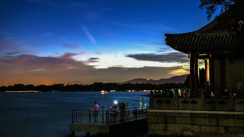 北京颐和园昆明湖风景图片(6张)