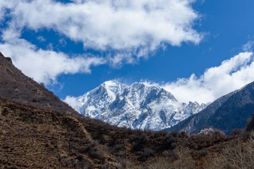 西藏林芝巍峨雪山风景图片(11张)