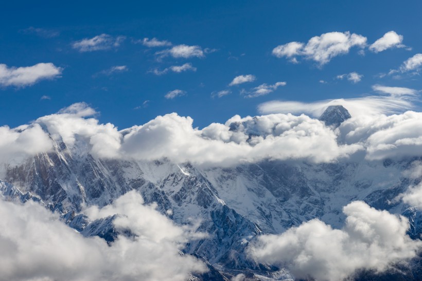 西藏林芝巍峨雪山风景图片(11张)
