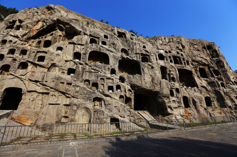 河南洛阳龙门石窟风景图片(19张)