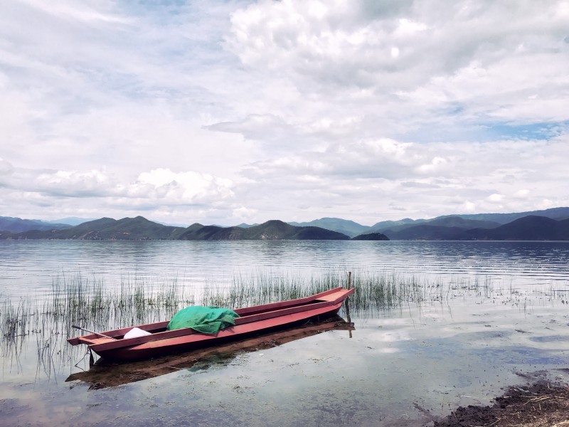云南泸沽湖风景图片(12张)