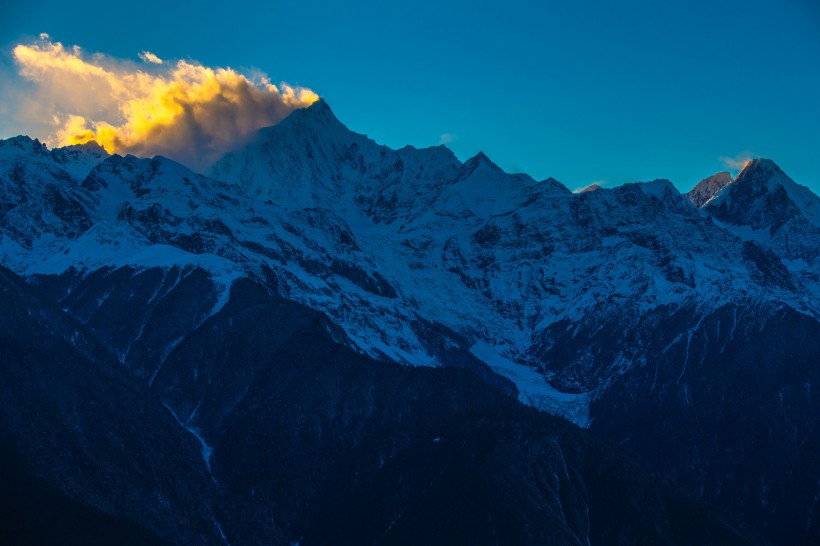 云南梅里雪山风景图片(19张)