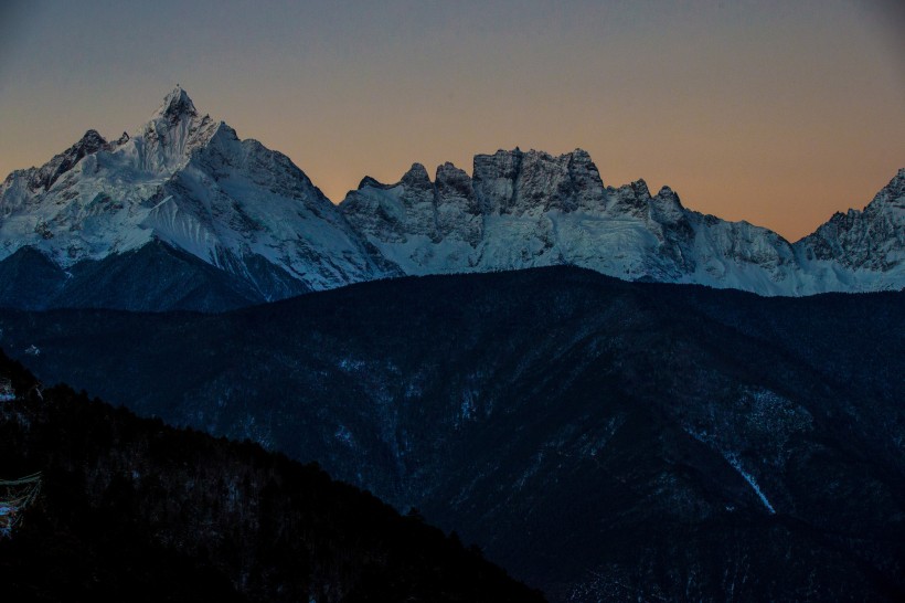 云南梅里雪山风景图片(19张)