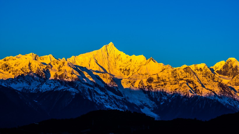 云南梅里雪山日出风景图片(15张)