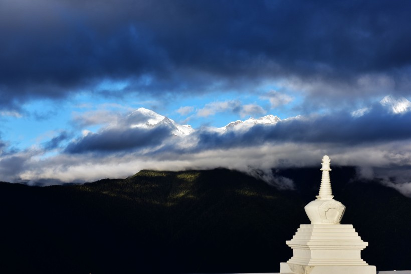 云南梅里雪山风景图片(8张)