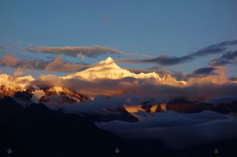 云南梅里雪山风景图片(32张)