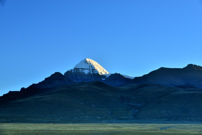 西藏阿里冈仁波齐峰图片(6张)