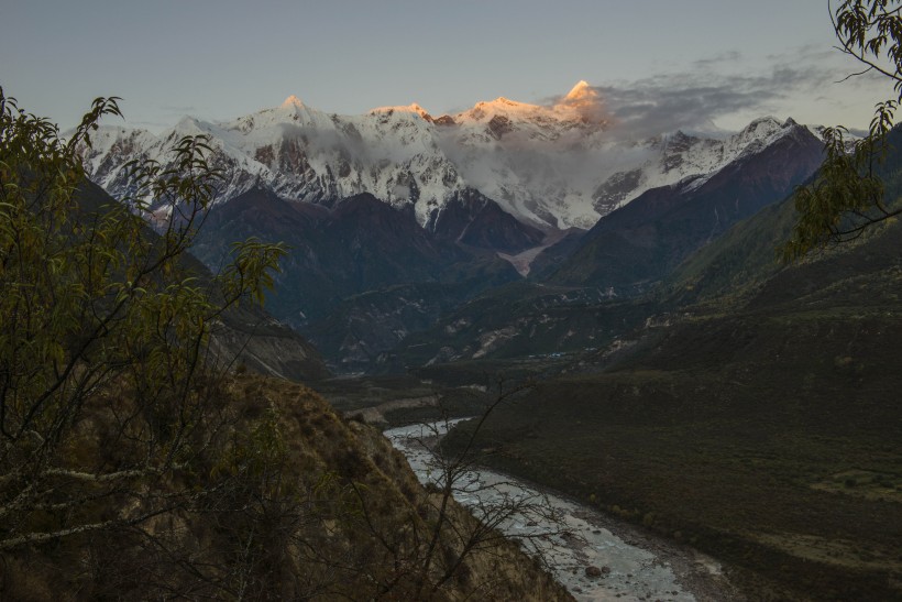西藏南迦巴瓦峰风景图片(8张)