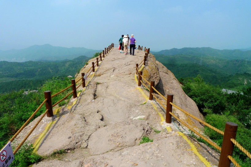 河北承德磬锤峰风景图片(8张)