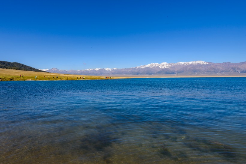 新疆赛里木湖晨曦风景图片(8张)