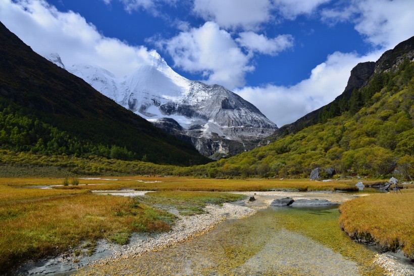 盛夏的四川稻城亚丁风景图片(23张)