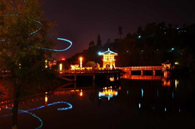 云南神女湖夜景图片(11张)