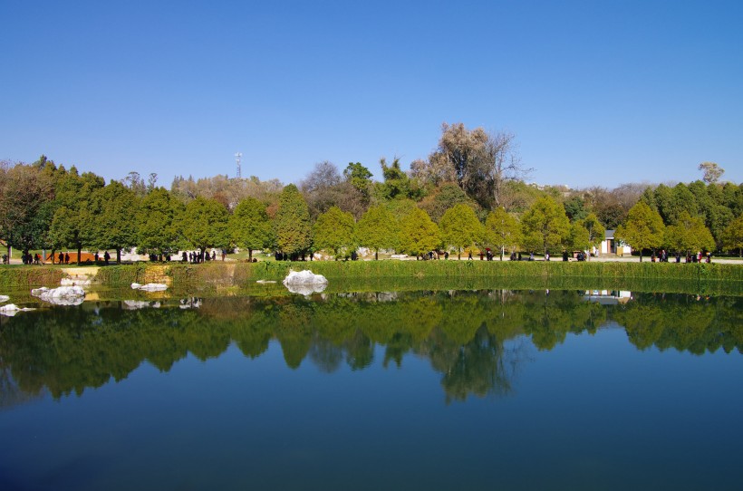 甘肃炳灵寺石林风景图片(18张)