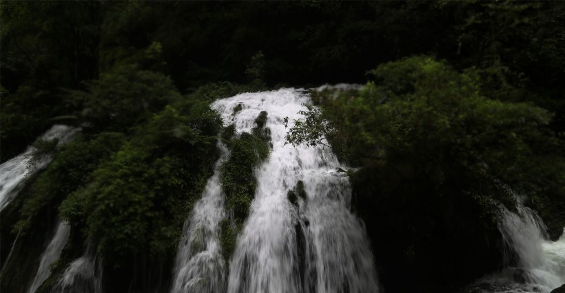 四川黄龙飞瀑风景图片(11张)