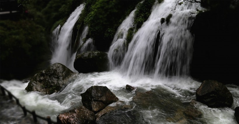 四川黄龙飞瀑风景图片(11张)