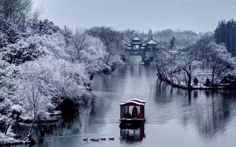 江苏扬州瘦西湖唯美冬日雪景图片(8张)