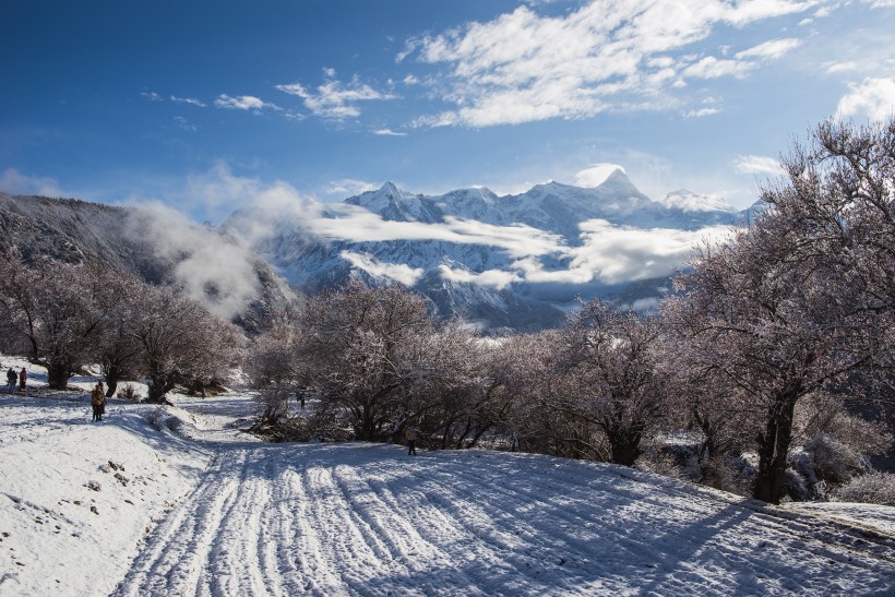 雪后的索松村风景图片(17张)