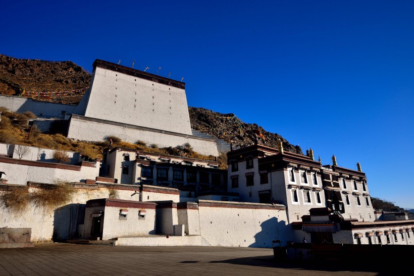 西藏扎什伦布寺风景图片(9张)