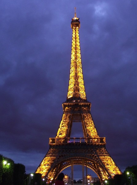 法国巴黎埃菲尔铁塔图片(12张)