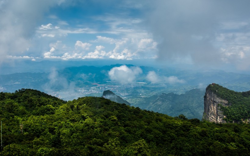 湖南张家界天门山风景图片(12张)