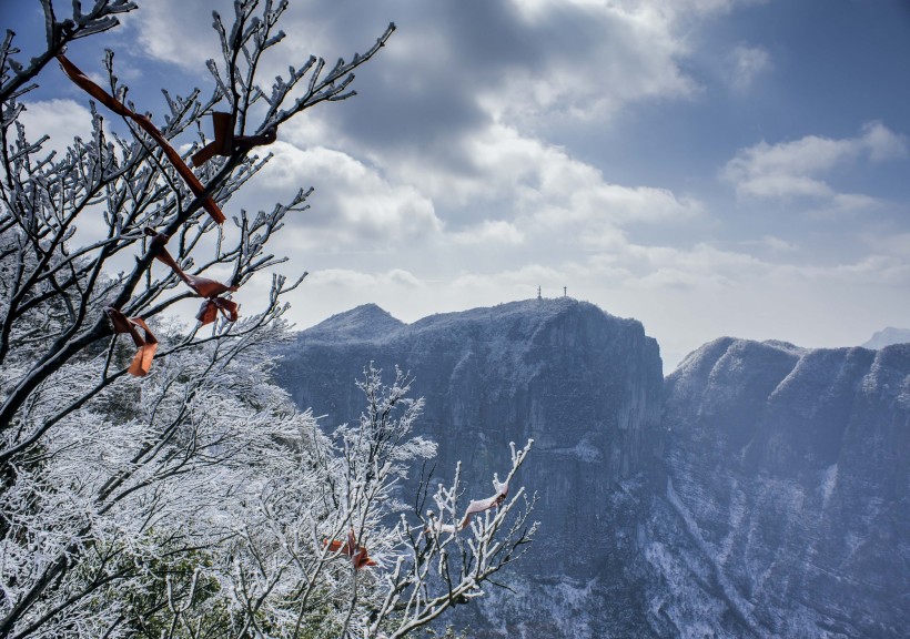 湖南张家界天门山雪景图片(13张)