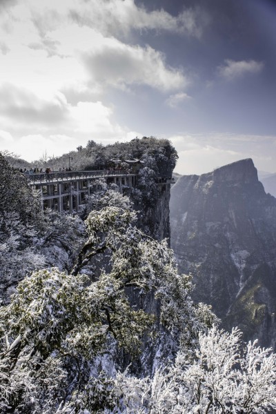 湖南张家界天门山雪景图片(13张)