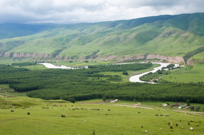 新疆天山牧场风景图片(15张)